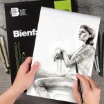Bloc 50 hojas para dibujo 9 x 12 pulgadas 82 gramos Bienfang R230742 en uso