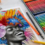 Cajas metálicas lápices de color Faber Castell Polychromos en uso